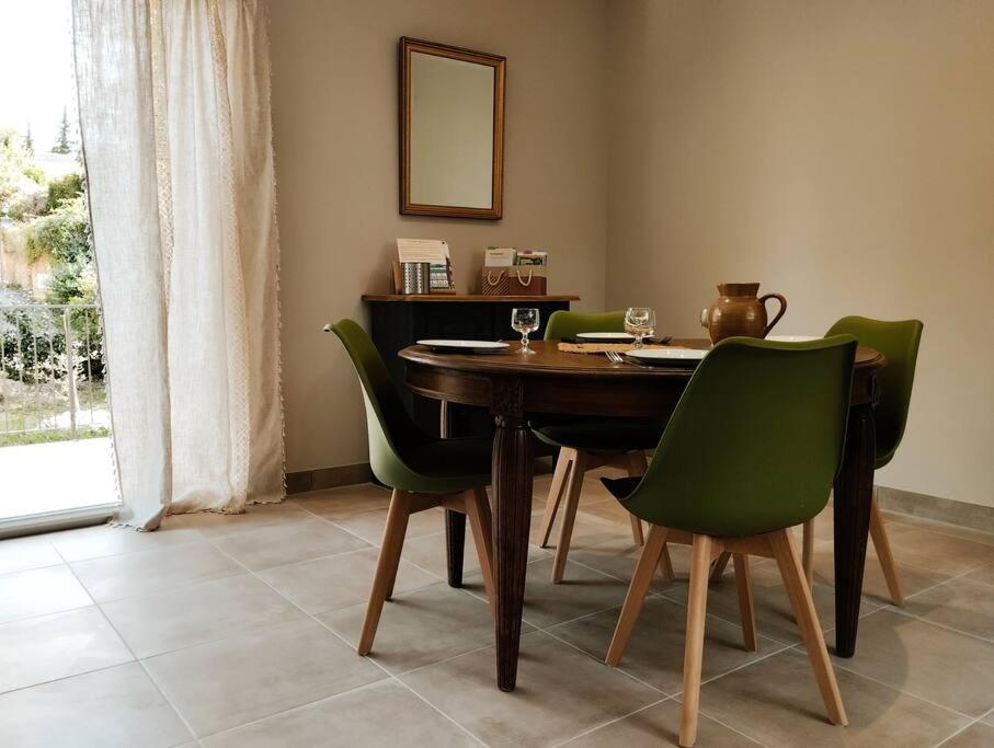Charmante Maison Avec Jardin Aux Portes Des Gorges De L'Ardeche Saint-Julien-de-Peyrolas Exteriör bild